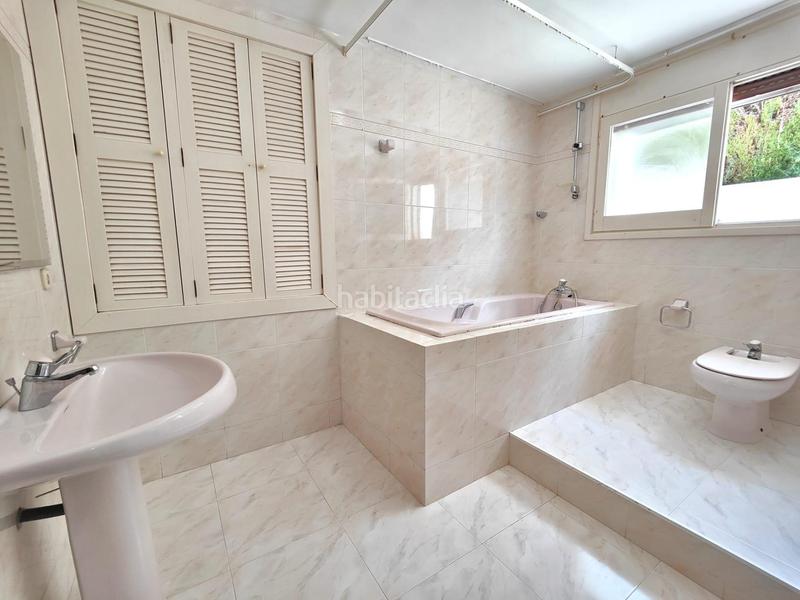 Foto b4acb21a-7276-4691-8db7-5f16080a39e2. Chalet mit heizung parking in Cunit residencial Cunit