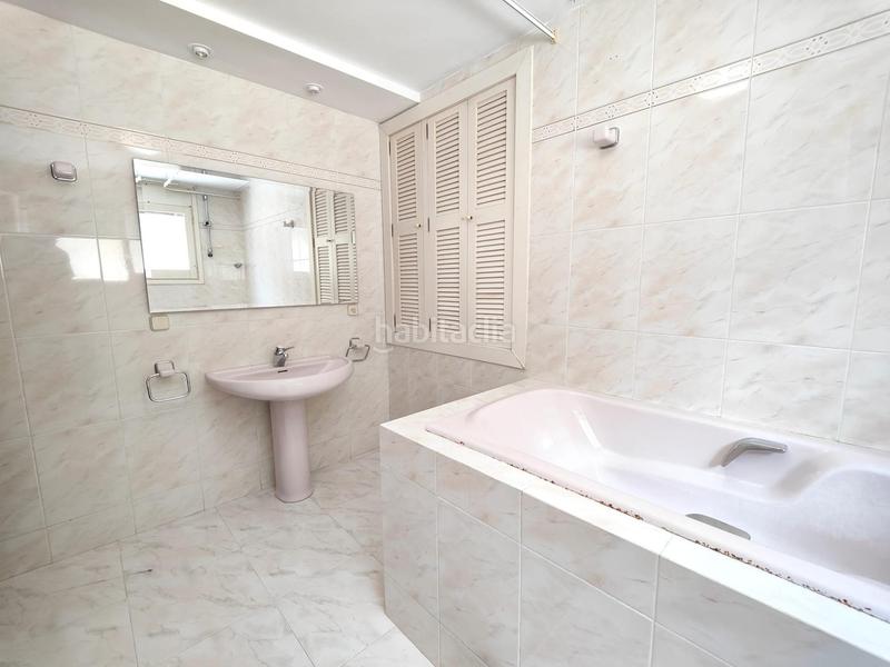 Foto c8a21554-87b0-4946-879e-23babc33387a. Chalet mit heizung parking in Cunit residencial Cunit