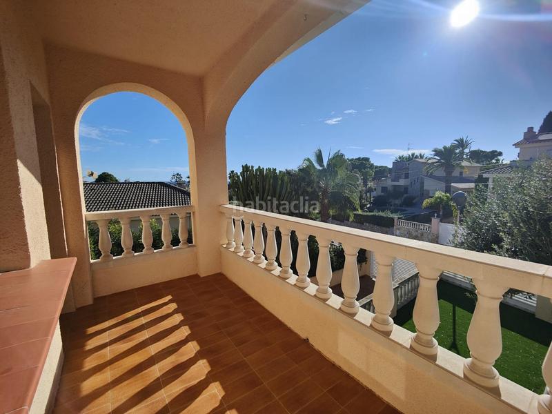 Foto 08b6dfd5-7213-43ba-9d3a-665e3b827ea1. Chalet with heating parking pool in Cunit residencial Cunit