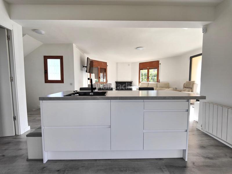 Foto 6e589105-cb4c-44eb-85fb-b576138c67ce. Chalet with heating parking pool in Cunit residencial Cunit