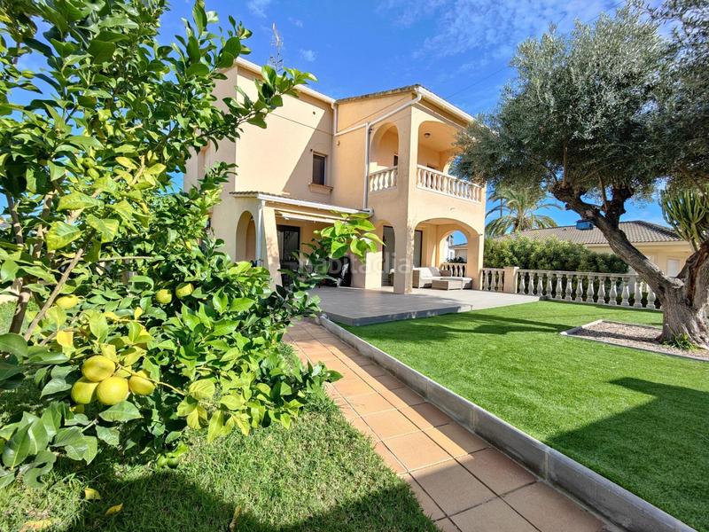 Foto 81f26249-6266-4fd7-a398-cb7ed6883f47. Chalet with heating parking pool in Cunit residencial Cunit