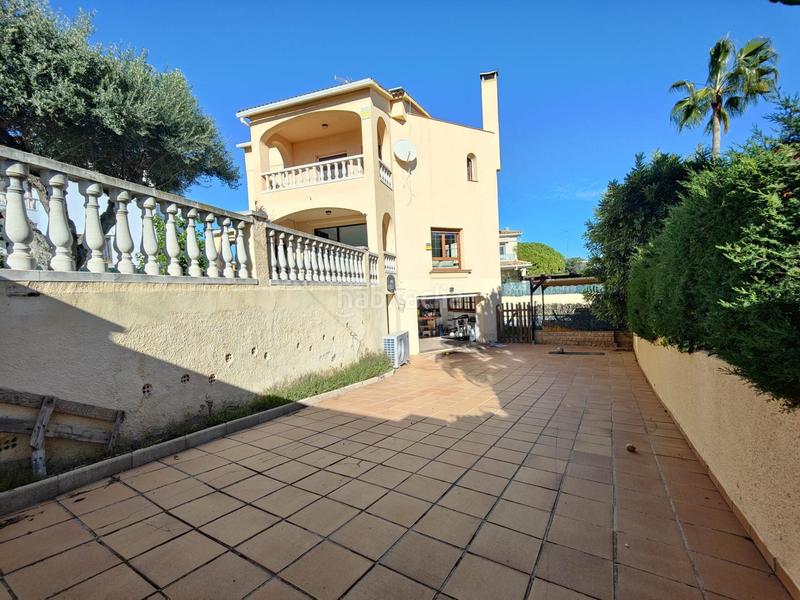 Foto 9f9e90e8-e7a8-467b-8cb5-2f4cf6eeaa6e. Chalet with heating parking pool in Cunit residencial Cunit