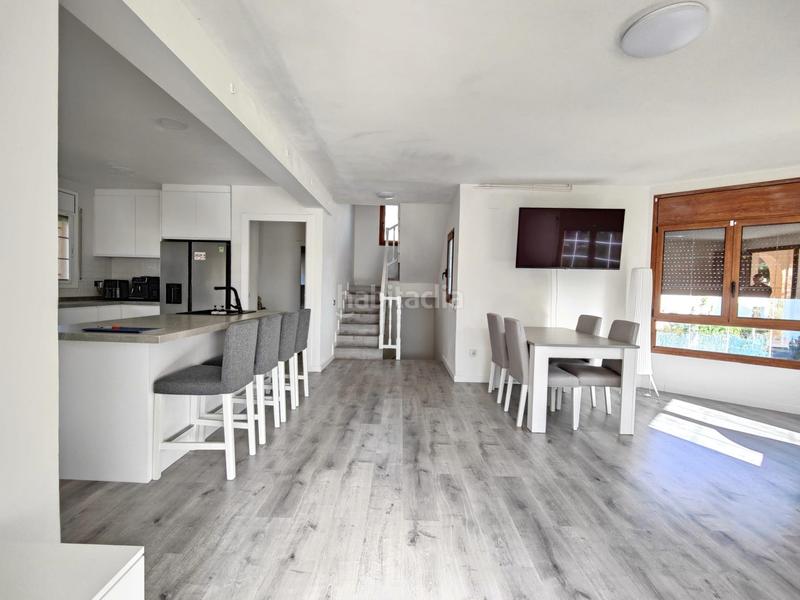 Foto a128b20f-55c7-4d7f-a9fa-3ec0e8583723. Chalet with heating parking pool in Cunit residencial Cunit