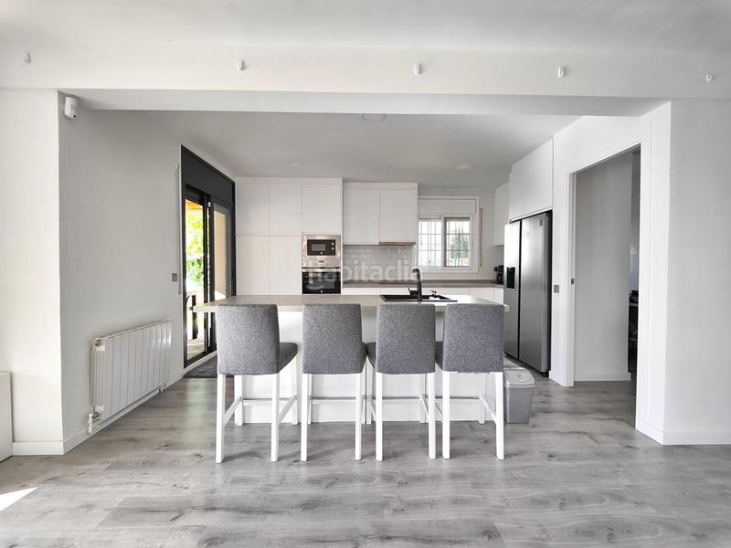 Foto f07e23ef-a5b7-45a4-828f-3c16ccb1c479. Chalet with heating parking pool in Cunit residencial Cunit