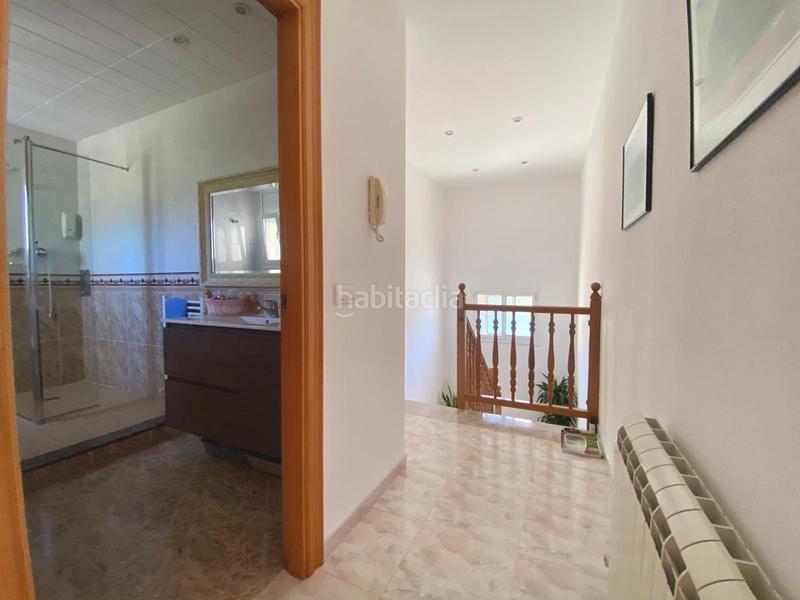 Foto 3b2f8b49-c105-44a1-9a1b-4b5bb44d8db1. Chalet con riscaldamento parcheggio piscina in Cunit residencial Cunit