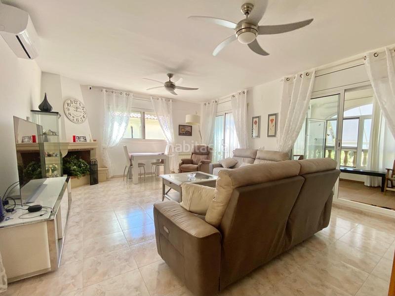 Foto 58057c0d-6a56-4f75-8d84-76a5f6452bc6. Chalet con riscaldamento parcheggio piscina in Cunit residencial Cunit