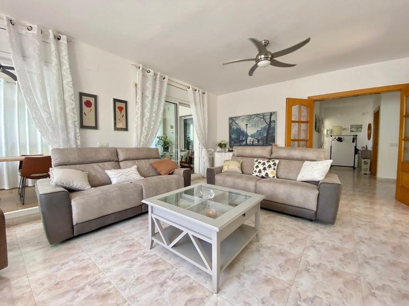 Foto c1a083f6-8d8a-4cee-9737-6d00f670e11d. Chalet mit heizung parking pool in Cunit residencial Cunit