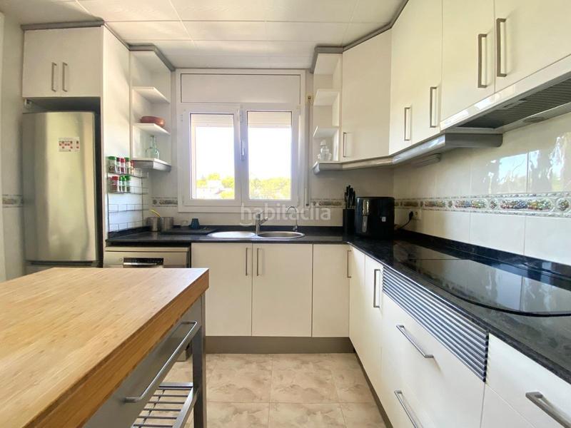 Foto c4e6a8a2-2fb8-4e60-94da-2937828d6af5. Chalet con riscaldamento parcheggio piscina in Cunit residencial Cunit