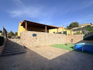 Chalet  Mart. Chalet en costa cunit con 3 habitaciones y gran parcela en una s