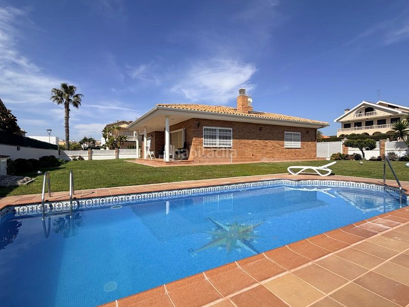 Foto 290c8a7d-397e-4b54-8bdd-9e4a0179821d. Xalet amb calefacció aparcament piscina a Coma-ruga platja Coma-ruga