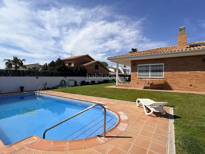 Foto 2ef81aeb-f49e-4d3c-a5f8-22cbf568d42e. Xalet amb calefacció aparcament piscina a Coma-ruga platja Coma-ruga