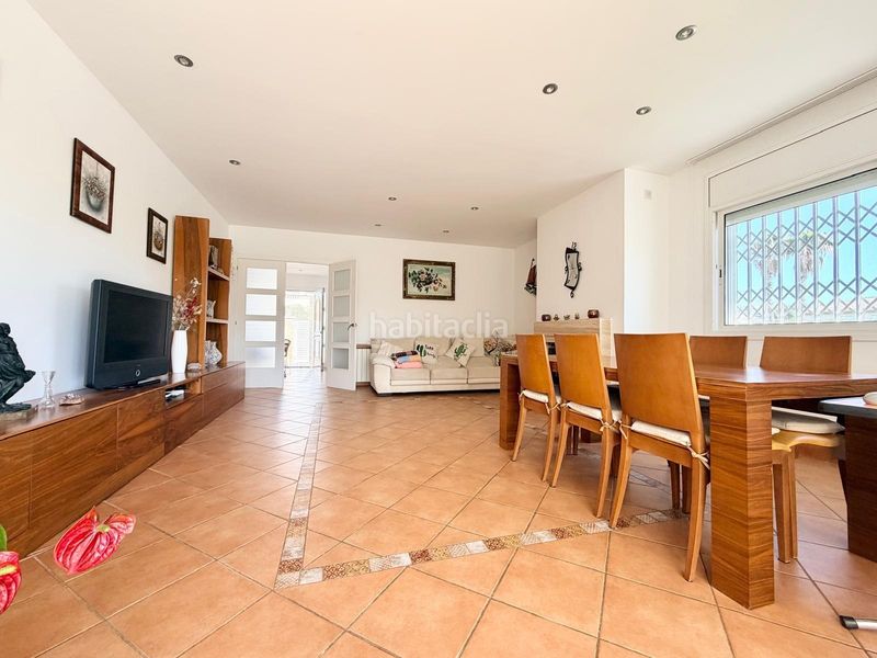 Foto 8d444f6a-b107-44f3-8c43-97dcf55b16db. Xalet amb calefacció aparcament piscina a Coma-ruga platja Coma-ruga