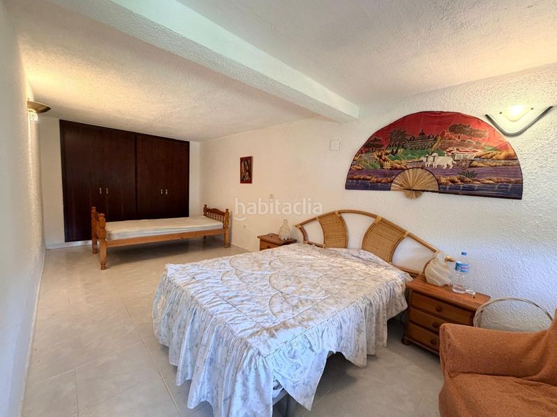 Foto 8918b602-59e7-4089-b9a2-585f6b2190a2. Xalet amb aparcament piscina a Cunit residencial Cunit