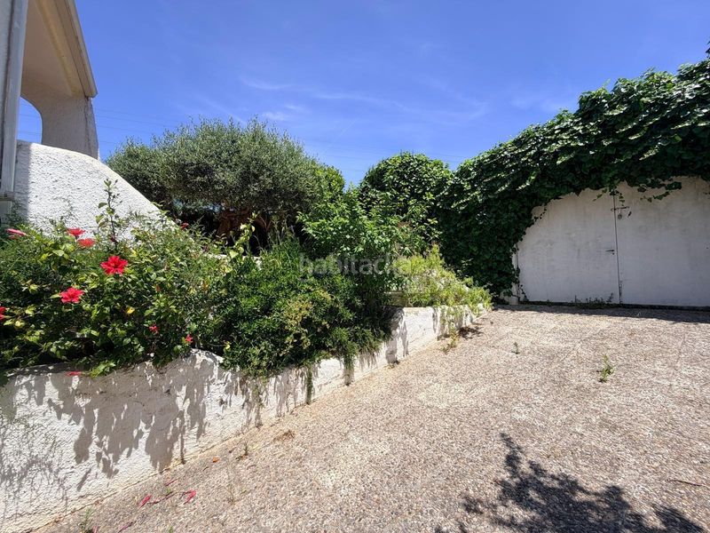 Foto a9147a52-e59c-431e-ae24-8e8b71b0e6f1. Xalet amb aparcament piscina a Cunit residencial Cunit