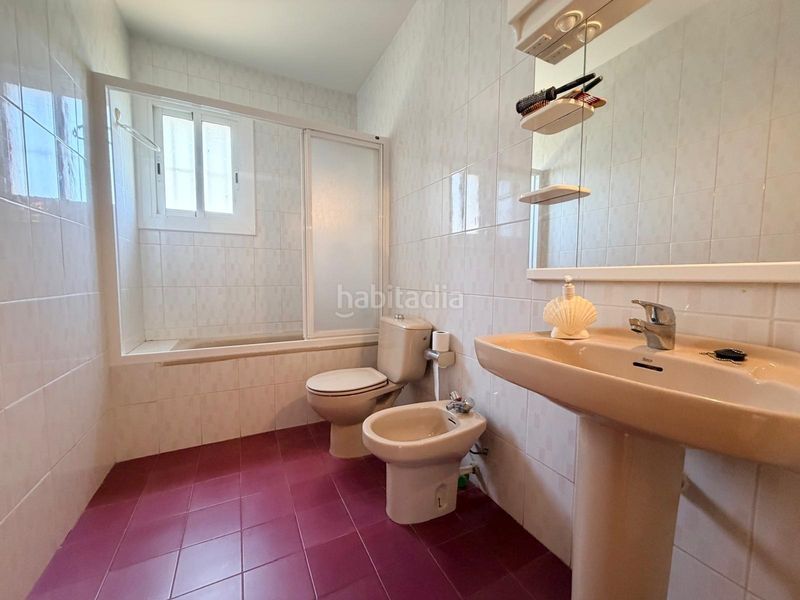 Foto ab6902b8-eebf-4cd4-bb54-e0b74f0f9547. Xalet amb aparcament piscina a Cunit residencial Cunit