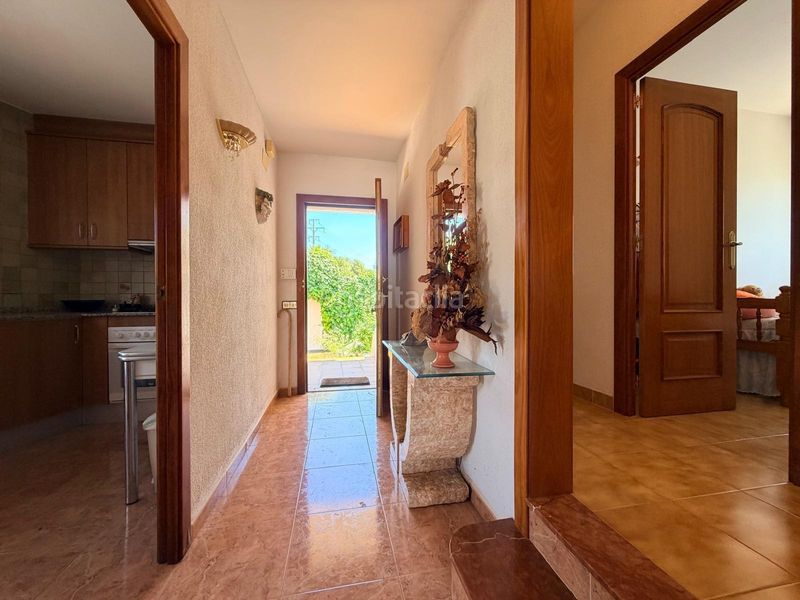 Foto db4a80e8-90c5-4ca7-940d-ad508133e508. Xalet amb aparcament piscina a Cunit residencial Cunit