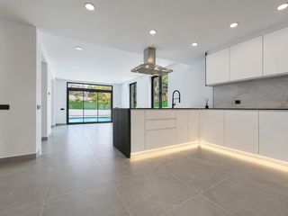 Xalet  Espanya. Estrena chalet totalmente reformado con piscina