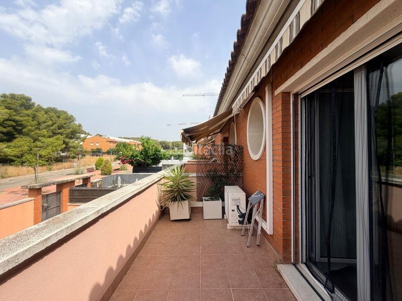 Foto fb6d2447-c403-4823-8433-5d3794f8cd65. Casa adossada amb calefacció aparcament a Cunit residencial Cunit