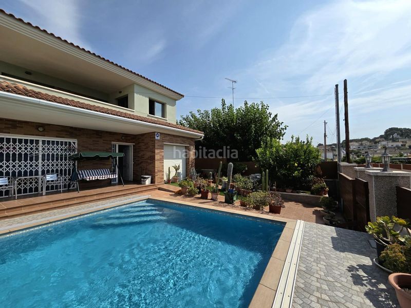 Foto 6f33e2f5-2a22-42c9-843f-a45b1e621774. Chalet  independiente en Cunit residencial Cunit