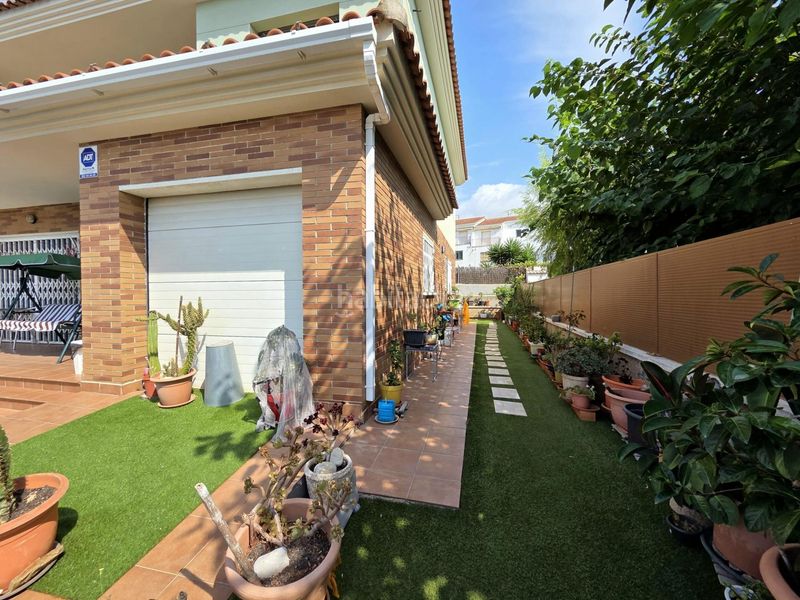 Foto eb5aabf0-2349-450f-a46a-ff71da16e767. Chalet  independiente en Cunit residencial Cunit