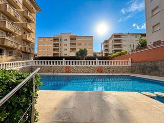 Rez-de-chaussée à Can Toni. 3 dormitorios, jardín, parking, piscina comunitaria.