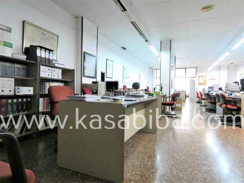 Foto c0b163ff-9019-4ec7-9a6d-b9e10fbec1e0. Locale commerciale in perez galdos 75 in Nou Moles Valencia