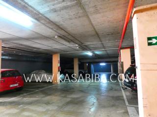 Aparcament cotxe a Cruz roja 1. Parking en venta en vara de quart