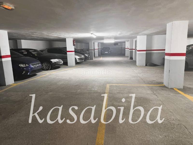 Foto 122ce117-2444-4aa9-a2aa-efd52401187b. Car parking in El Botànic Valencia