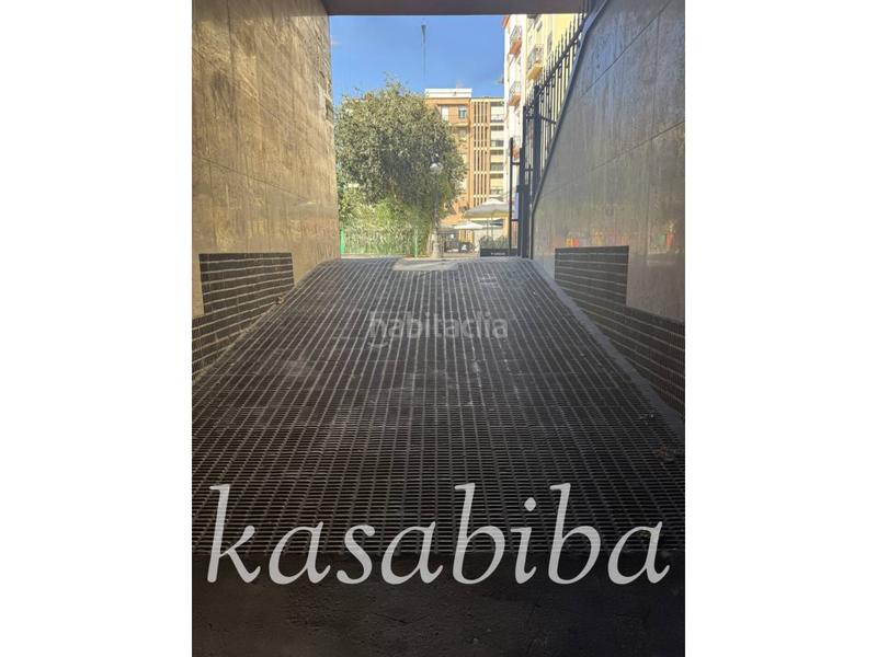 Foto 712fb41c-e8ec-486f-a06f-6c1411094dcf. Car parking in El Botànic Valencia