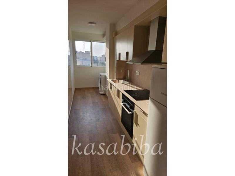 Foto 85047392-7df8-4cc2-a6da-a96bf0d40904. Miete etagenwohnung in Beteró Valencia