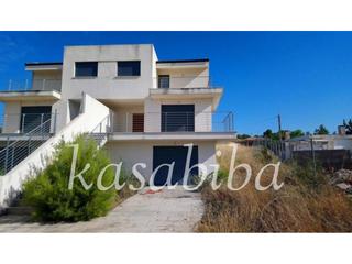 Casa aparellada  Marfil. Chalet pareado en venta en las pedrizas