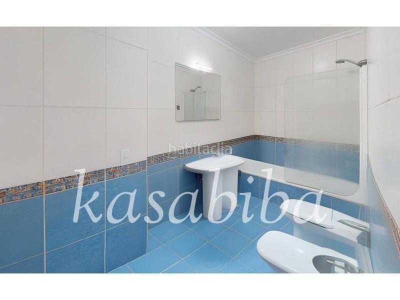 Foto 49c3c158-5539-4d44-9527-aa217b014eb3. Casa a schiera con parcheggio in Montroy