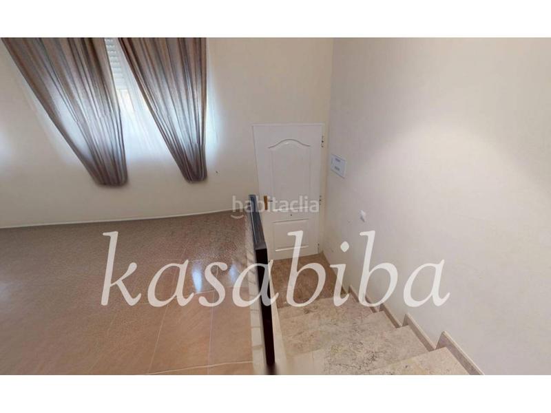 Foto 6ba862e7-72e9-4110-a048-561ae64c792a. Casa a schiera con parcheggio in Montroy