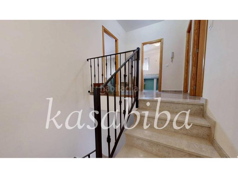 Foto 74ff10c9-81be-4517-a6b2-25d04a11daaf. Casa a schiera con parcheggio in Montroy