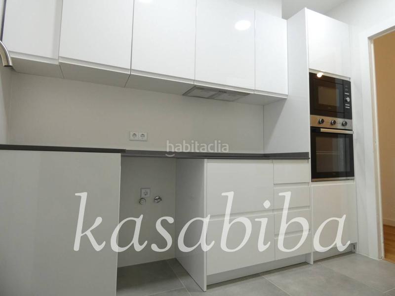 Foto 1f8ca5aa-3eea-4ceb-8954-7619432dc1a5. Rent flat with heating in Russafa Valencia