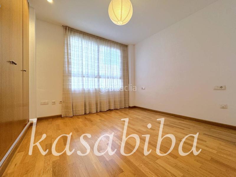 Foto 2514c6a1-68d2-4a43-b7d5-5d33ee22ca77. Miete etagenwohnung mit heizung parking in El Botànic Valencia