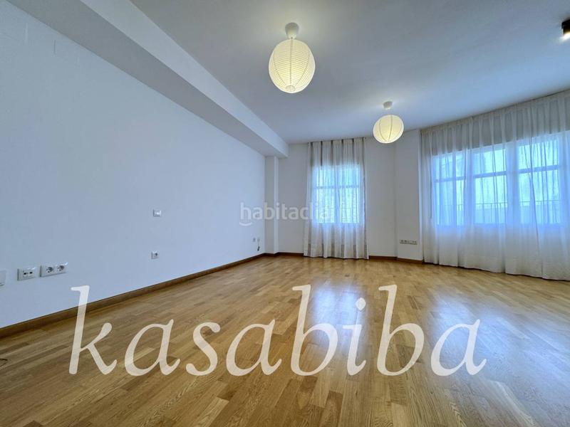 Foto 48063002-119e-4d48-8619-81f41f091bdf. Miete etagenwohnung mit heizung parking in El Botànic Valencia