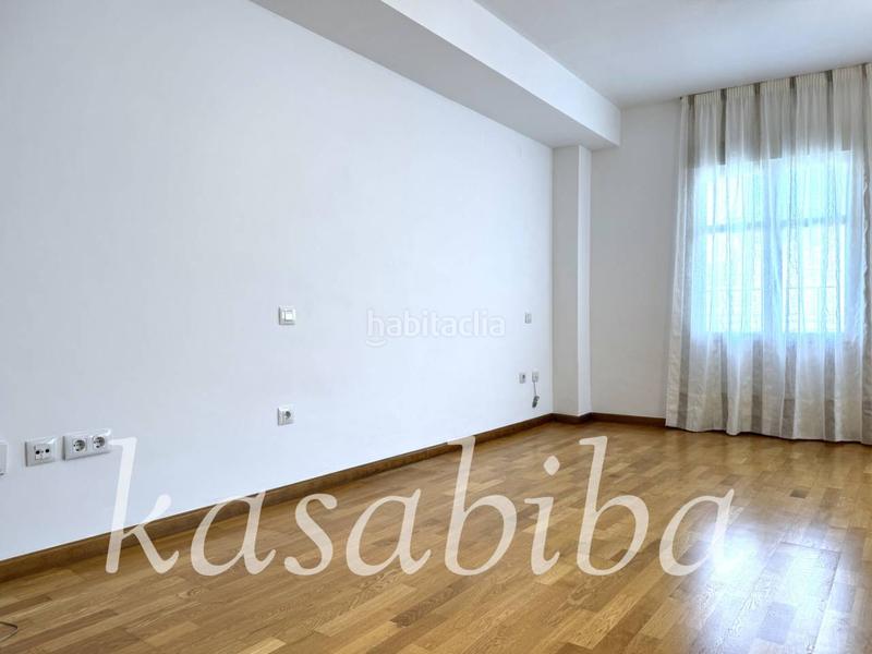 Foto b4673a56-6cc7-4739-bbc6-e2ecc3a15fc3. Miete etagenwohnung mit heizung parking in El Botànic Valencia