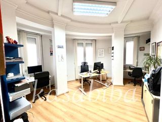 Rent Office space  Avenida oeste. Despacho en alquiler en ciutat vella