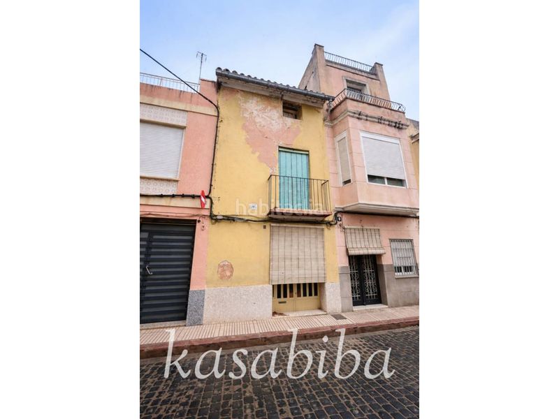 Foto bf578244-accc-4e85-bbab-415220cd8175. Casa amb aparcament a Albuixarres Alzira