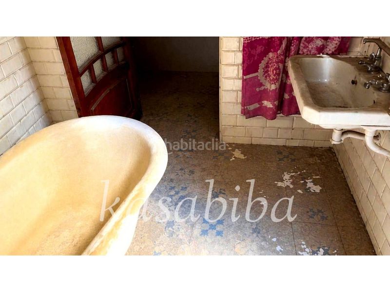 Foto 7a15af45-8544-4e77-a5f8-65b5b59a49f5. Edifici a Centro Burriana