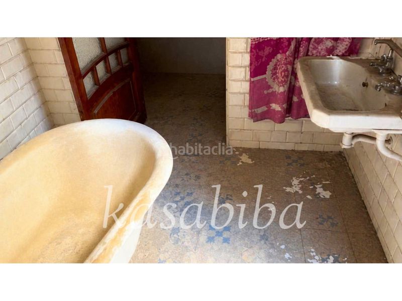 Foto fdd386ec-6bcf-4791-8d88-25730a13e757. Edifici a Centro Burriana