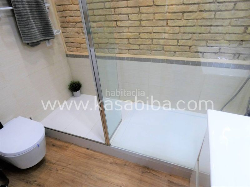 Foto f0b0d0cf-d1f4-42f2-a2f1-5f19f15209a1. Pis amb calefacció a Russafa Valencia