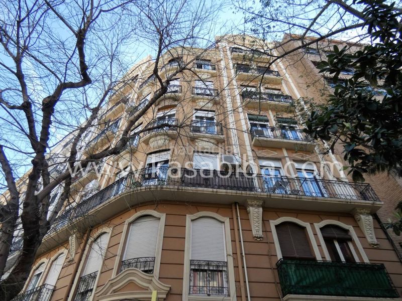 Foto f9fe082c-a83e-4e37-bfbb-e5d9e9484ee1. Pis amb calefacció a Russafa Valencia