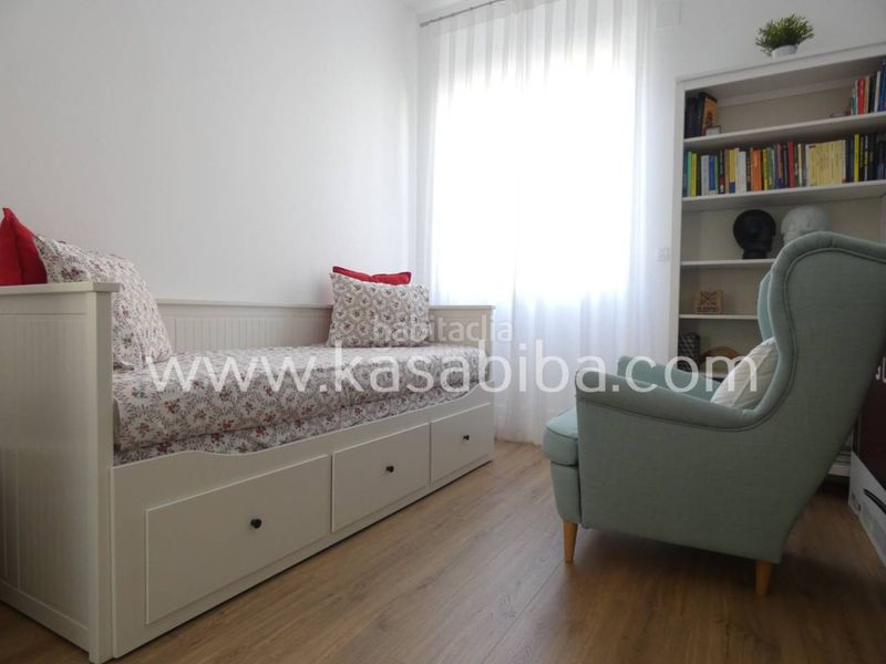 Foto ff16a54d-f51f-420e-9b5c-3cbd1c12b2f5. Pis amb calefacció a Russafa Valencia