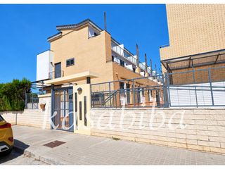 Casa adossada  Avenida arròs. Chalet adosado en venta en sueca