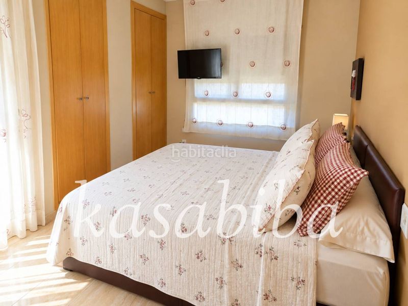Foto ce5643a7-33dd-4c4a-a3df-c70d8c5a5ad4. Casa adossada a Sueca Sueca