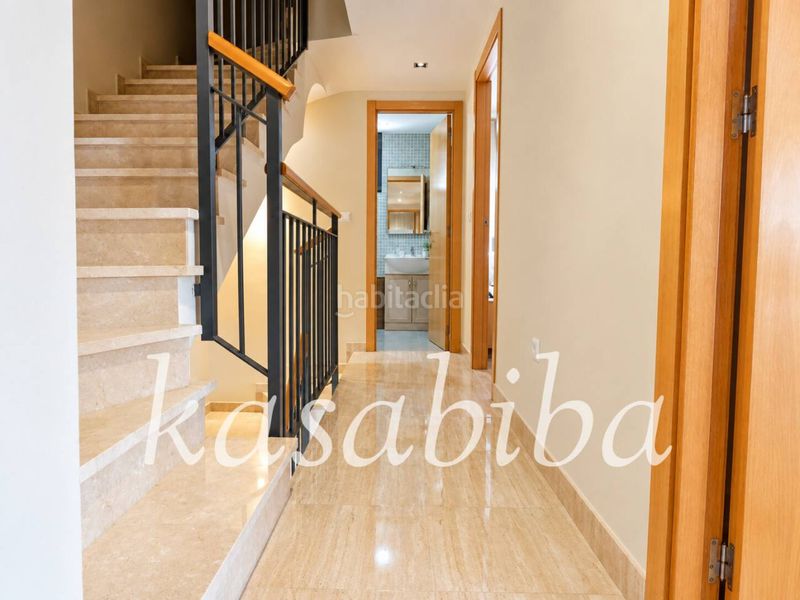 Foto f2d0ea22-6cff-4c95-a74a-bc2c8fa8af96. Casa adossada a Sueca Sueca