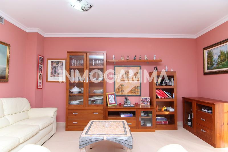 Foto 165bea09-12cb-4aab-8051-b7853ea558c9. Piso  en venta en llauri, 3 dormitorios. en Llaurí