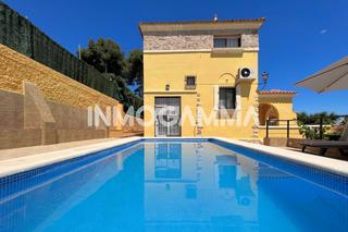 Xalet  Po baroja. Chalet en venta en torrent, 3 dormitorios.